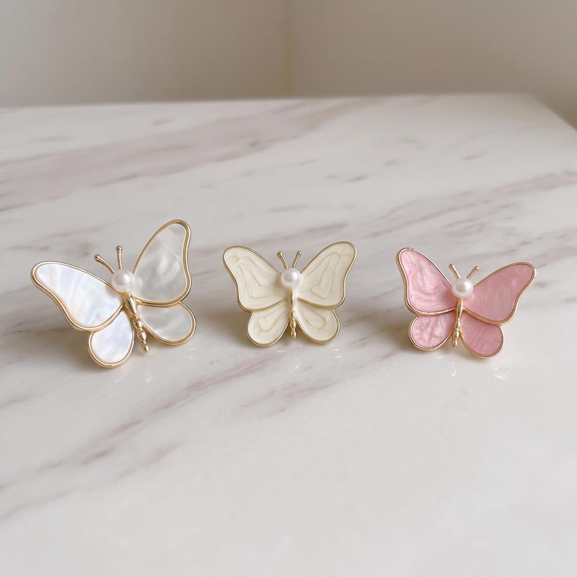 Elegant Pearl Butterfly Brooch, Rhinestone Butterfly Pin, Luxury Sweater Coat Suit Accessory, Women’s Clothing Decoration