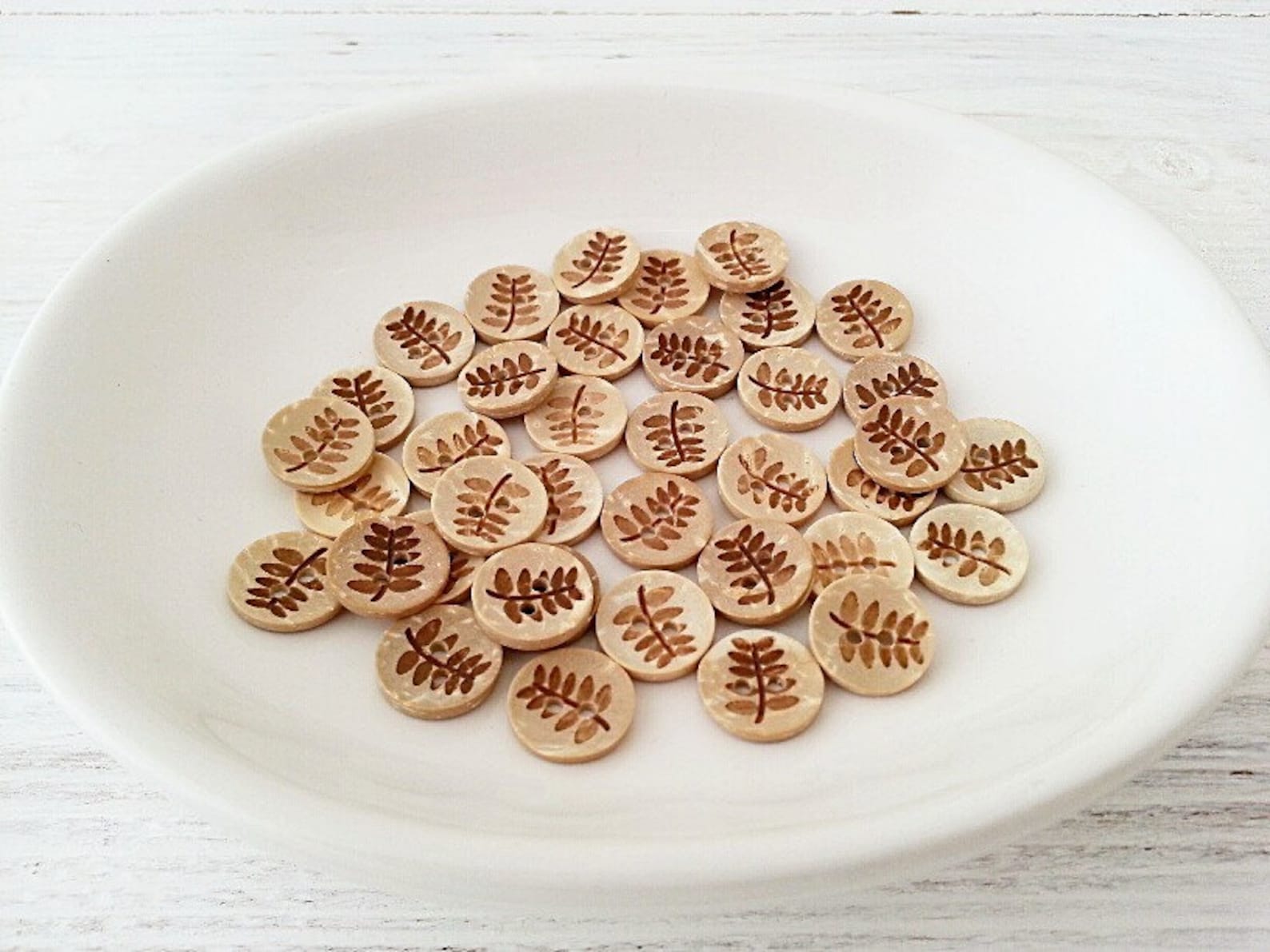 Coconut Shell Buttons, Leaves Buttons, Small Round Buttons, Sewing Buttons, Two Holes Button, 12 mm Buttons, Small Floral Buttons, Set of 10