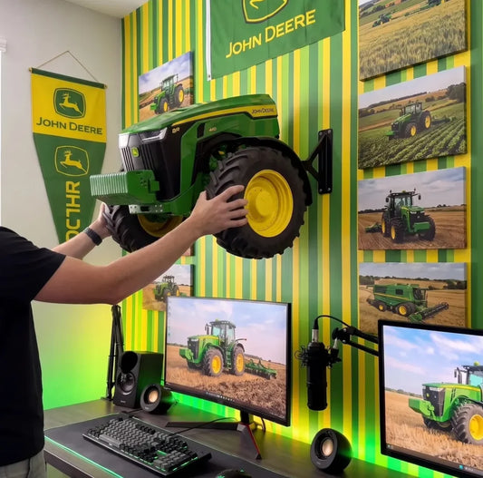 🚜 Tractor Wall Display